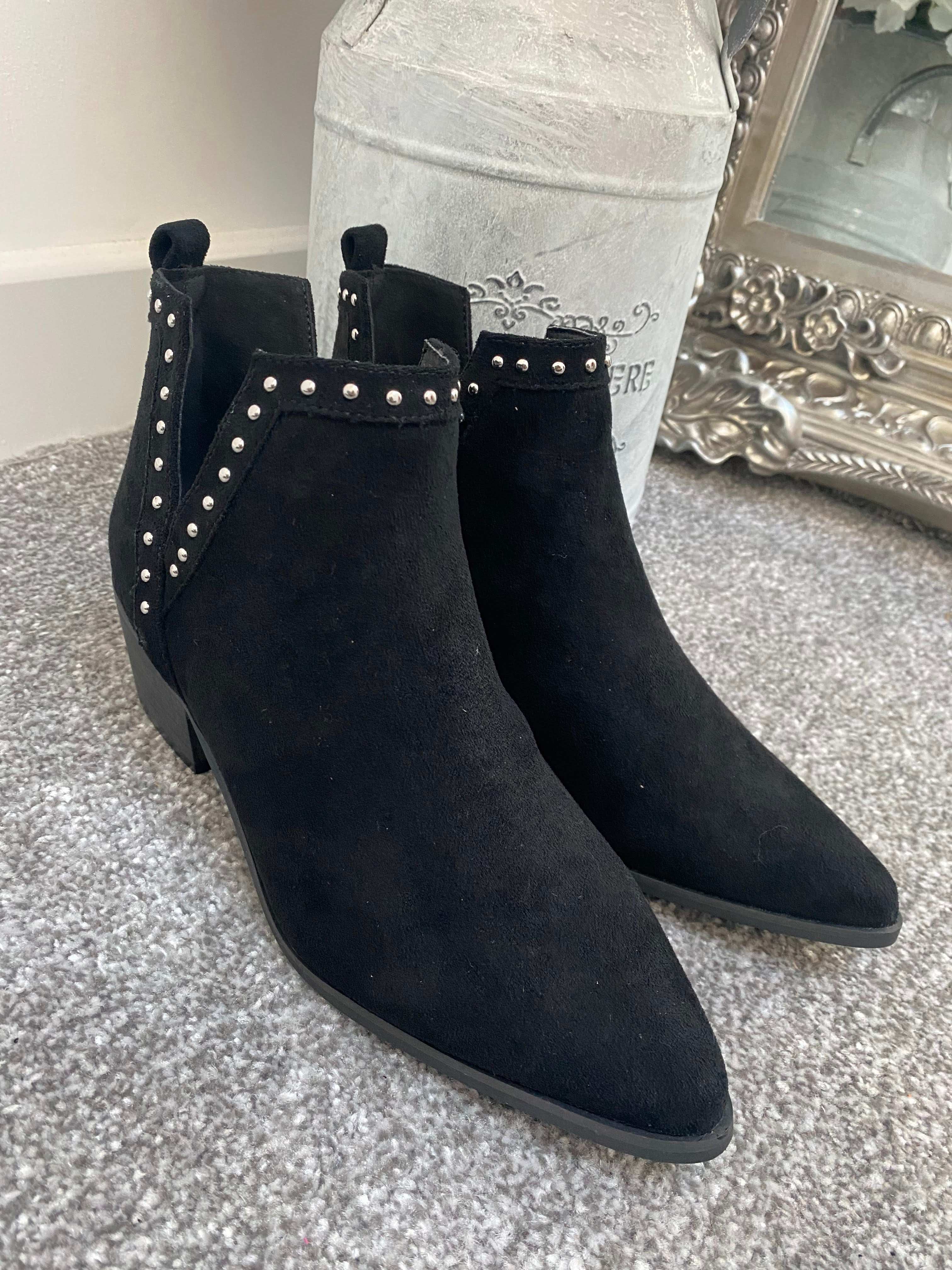 Studded ankle sales boots black