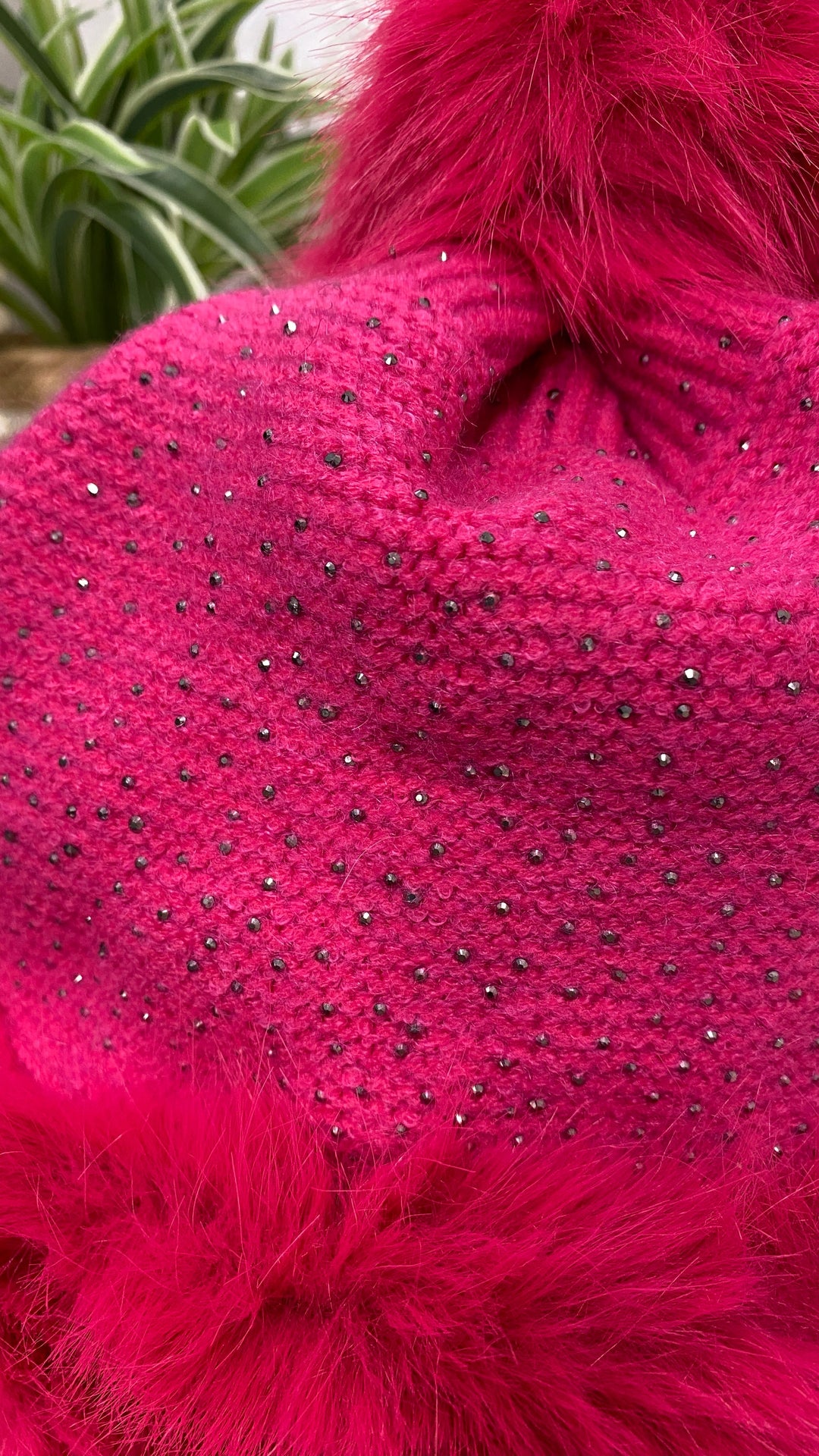 Oslo Crystal Pom Pom Hat - Hot Pink