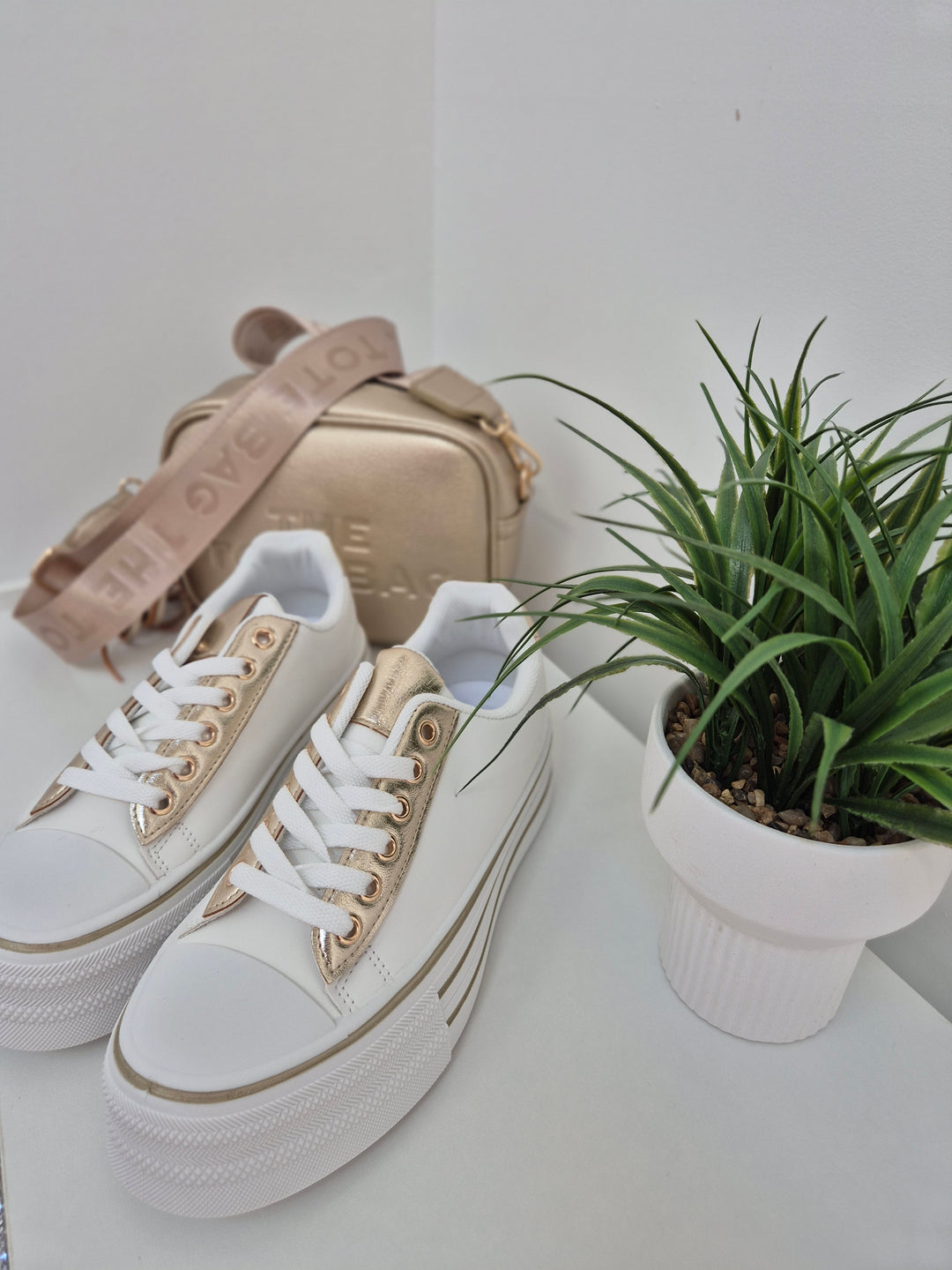 Barcelona Flatform Trainers - White