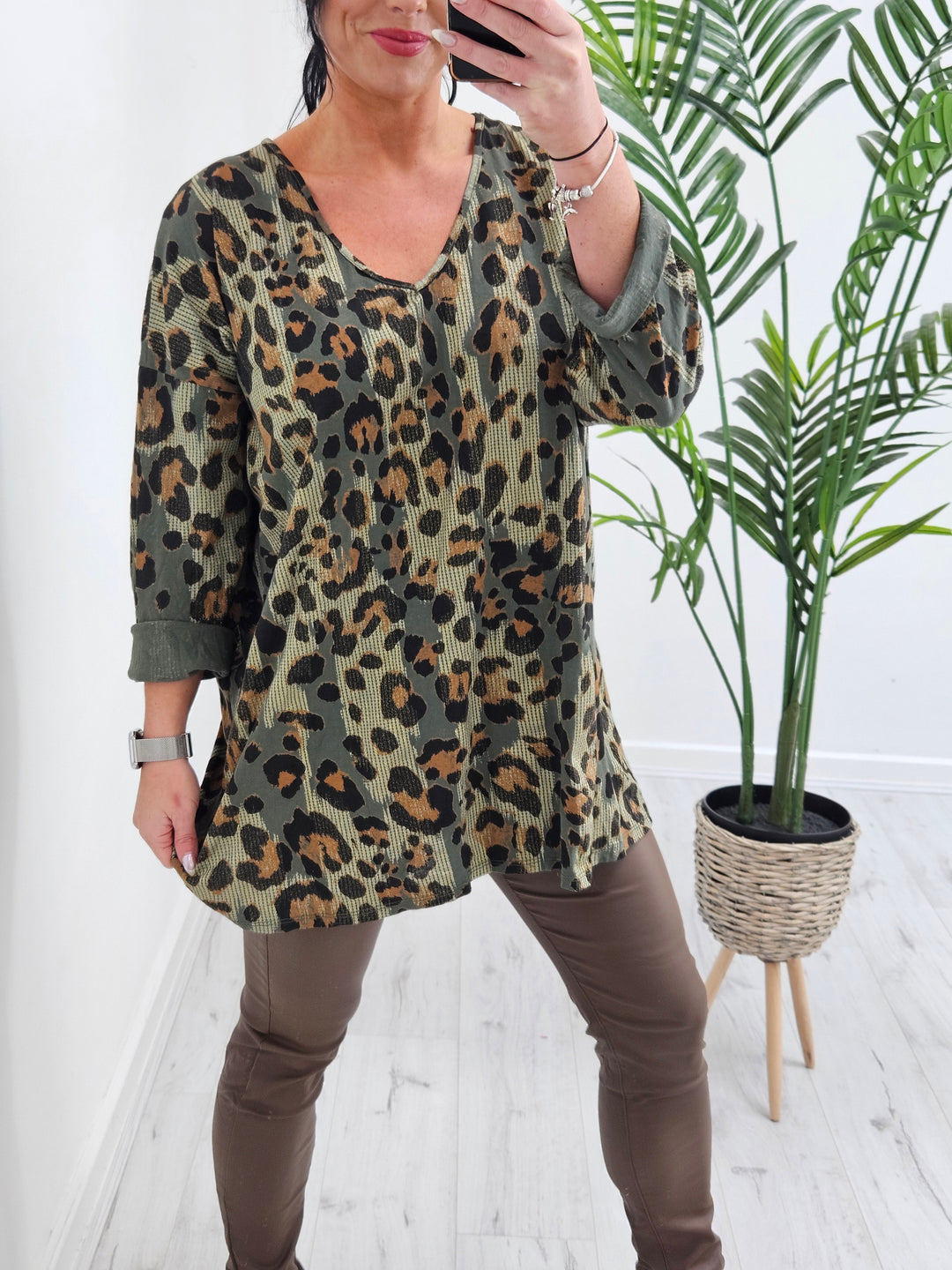 Elsa Metallic Leopard Top (Curvy) - (choose your Colour)