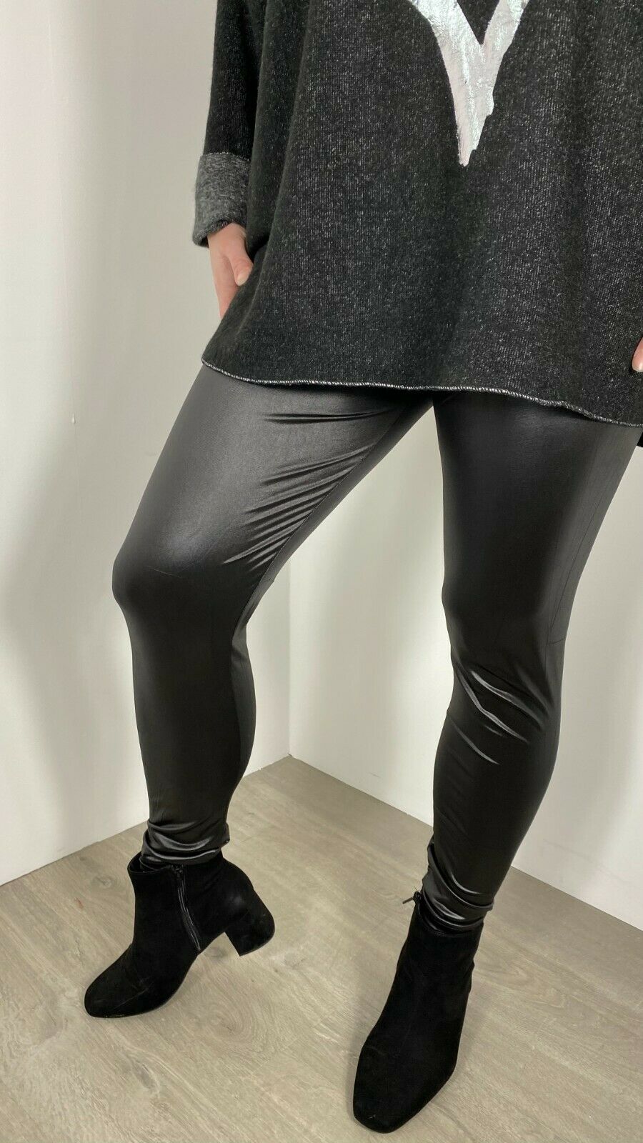 Leather Look Leggings Black - (Curvy)