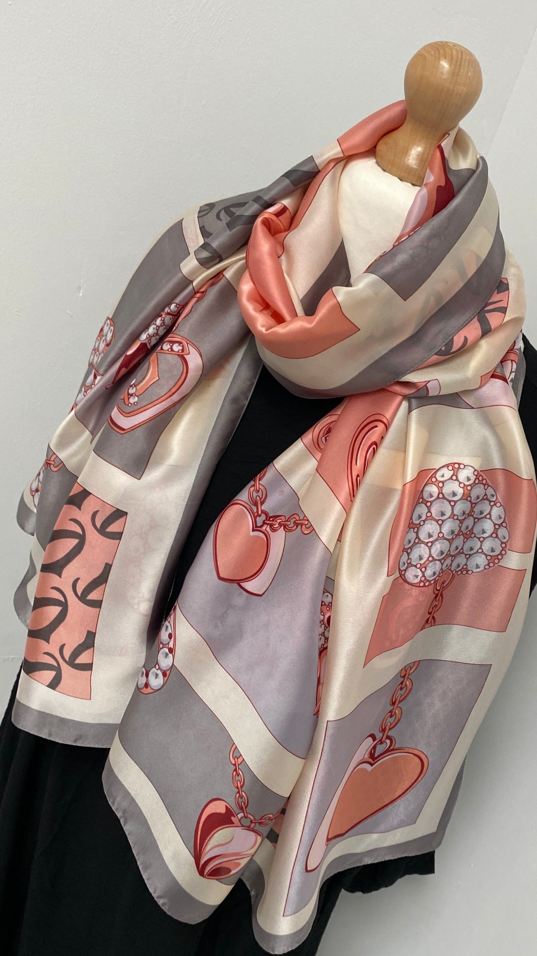 Silky Hearts Scarf - Pink/Grey