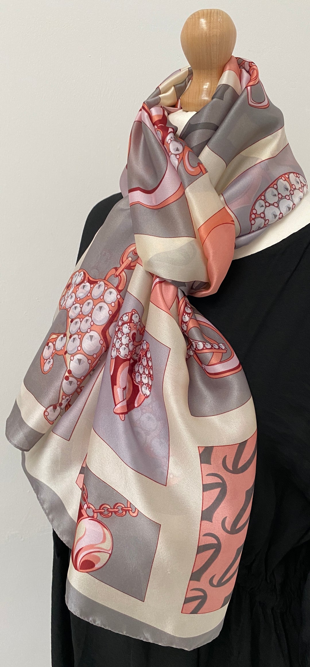 Silky Hearts Scarf - Pink/Grey