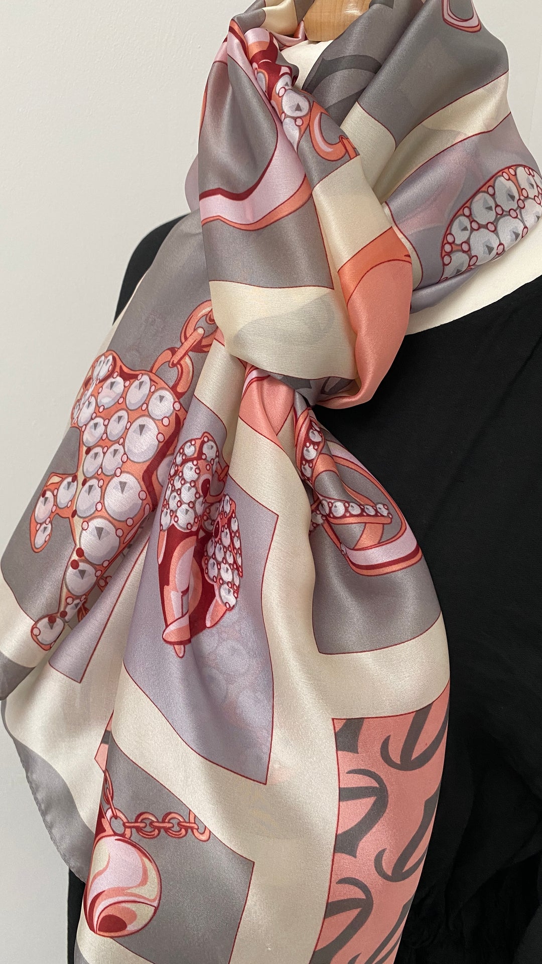 Silky Hearts Scarf - Pink/Grey