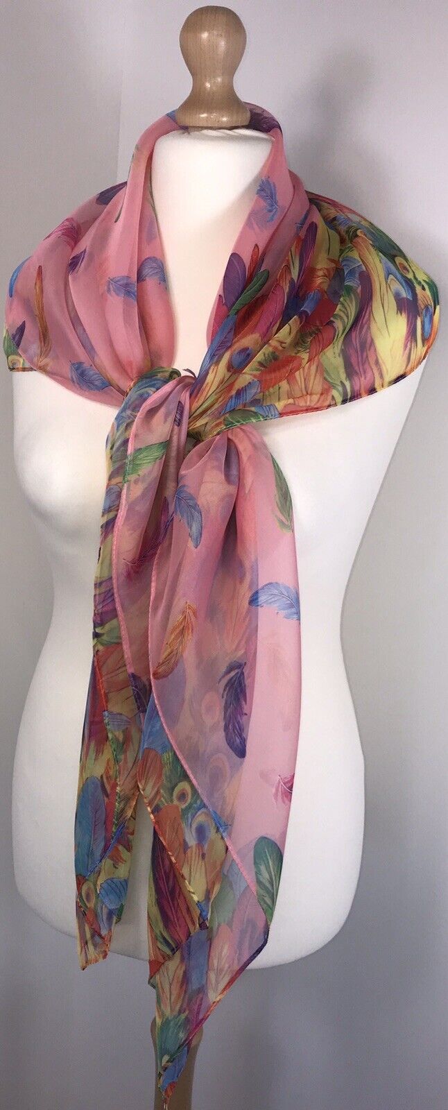 Silky Feathers Scarf - Pink